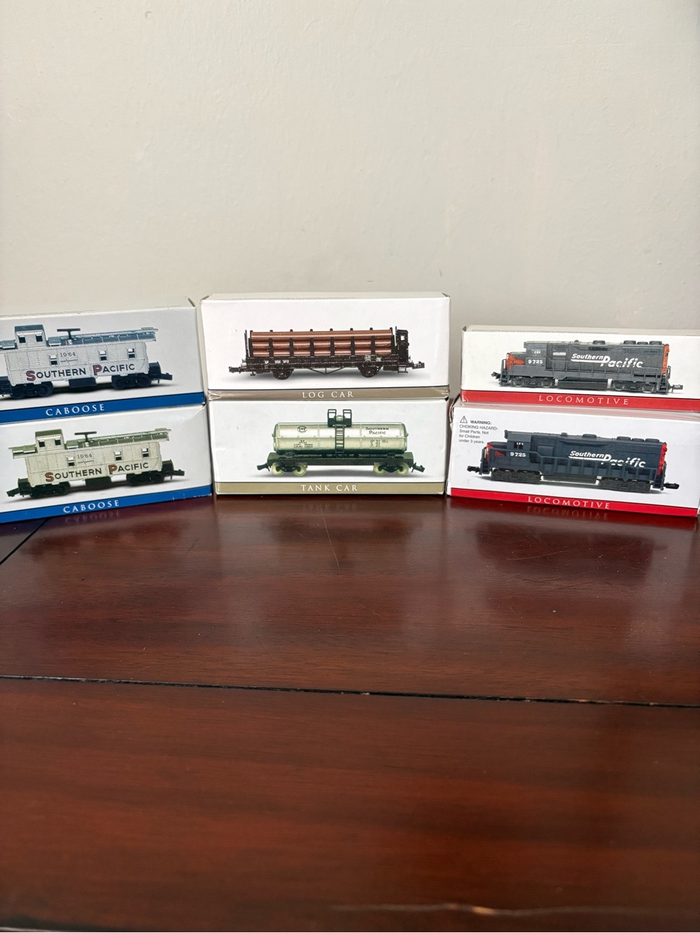 Southern Pacific Vintage N Scale Train Lot Of 6 Tank, Caboose, Log Car, Loco NIB